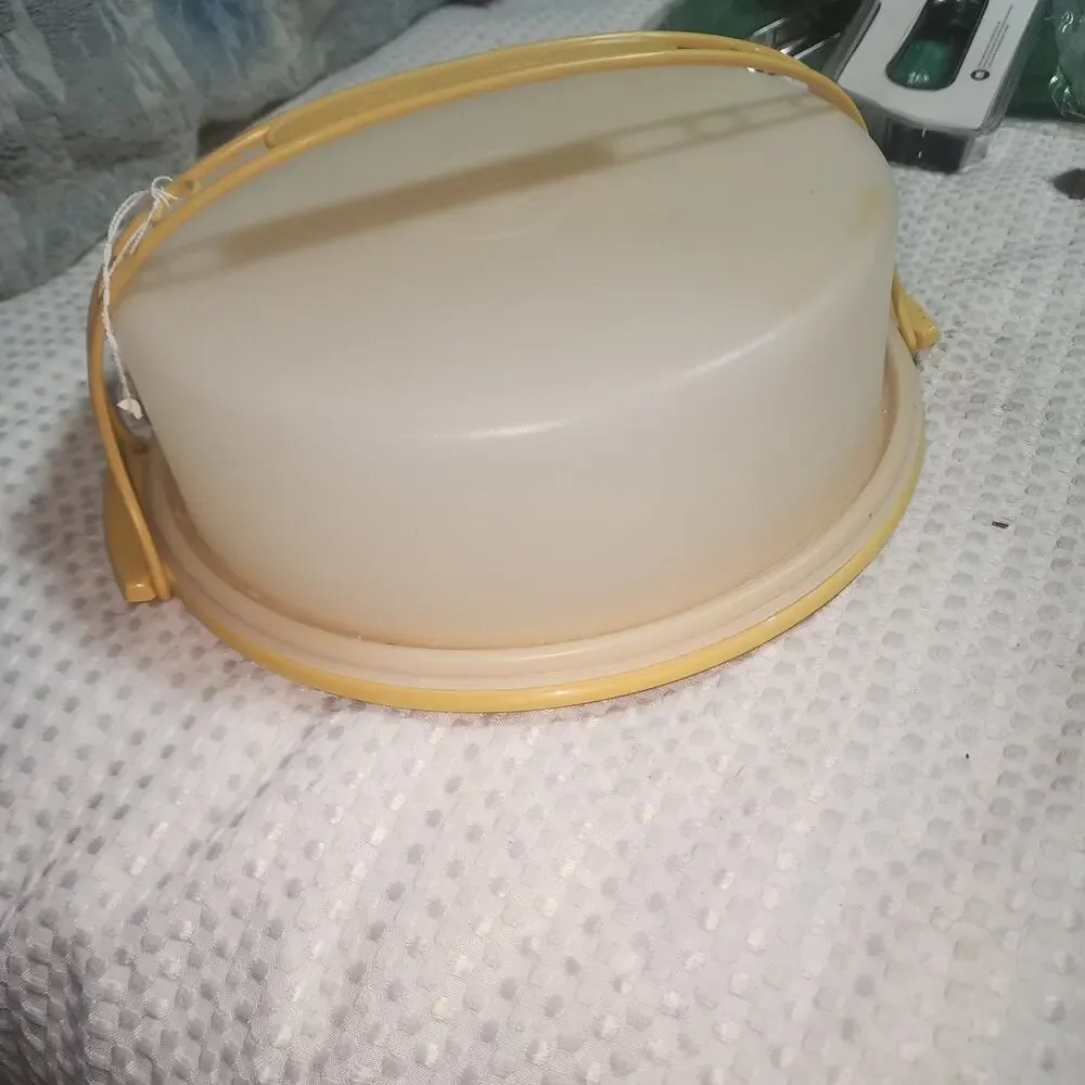 TUPPERWARE EUC PIE CAKE KEEPER CARRYALL